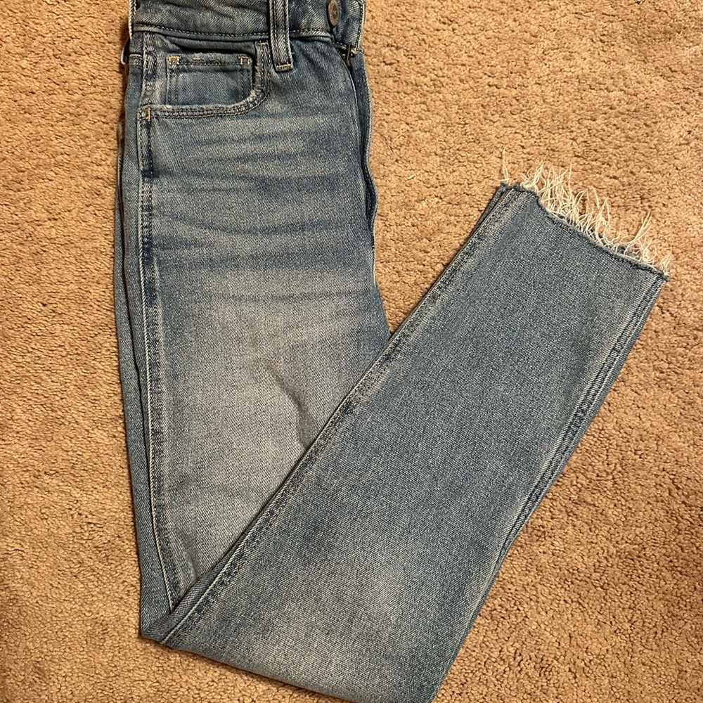 Hollister Ultra High Rise Mom Jean